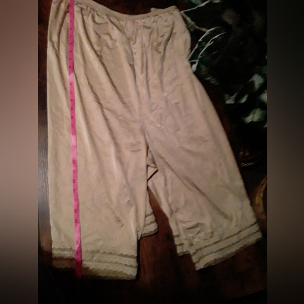 5x Comfort Choice Beige Slip Shorts Like New